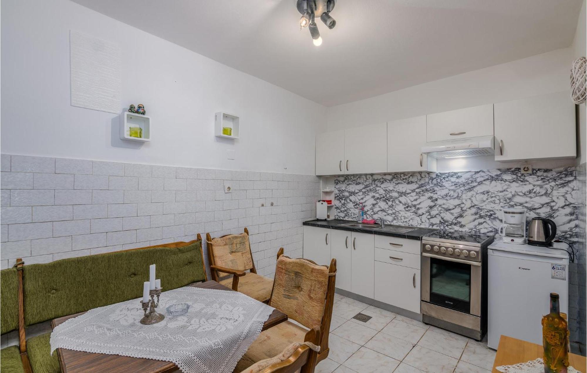 Lovely Apartment In Stara Baska 1 With Kitchen מראה חיצוני תמונה