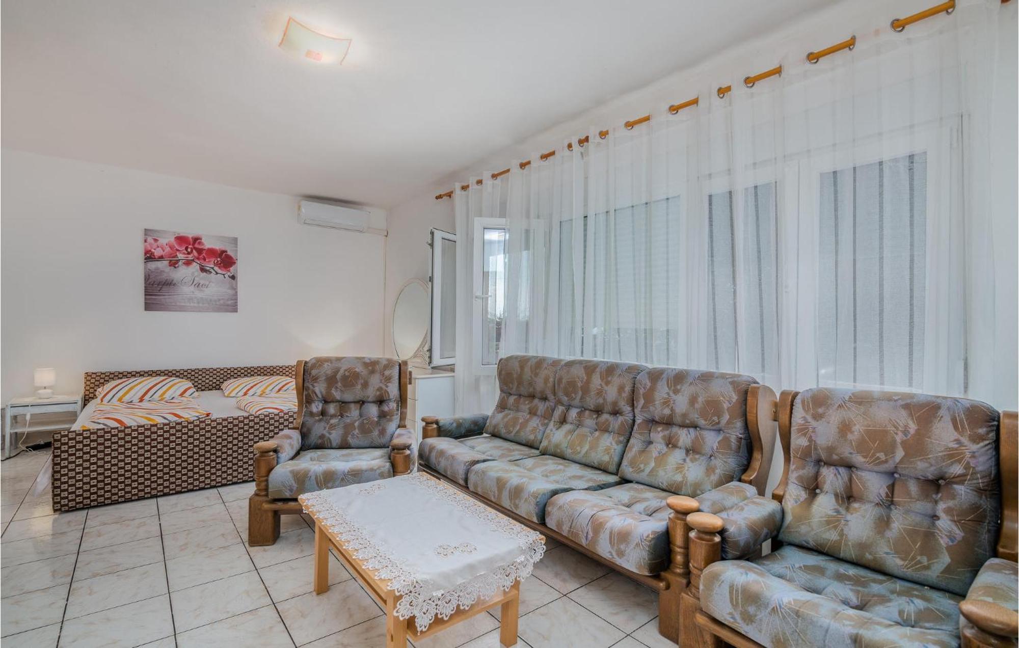 Lovely Apartment In Stara Baska 1 With Kitchen מראה חיצוני תמונה